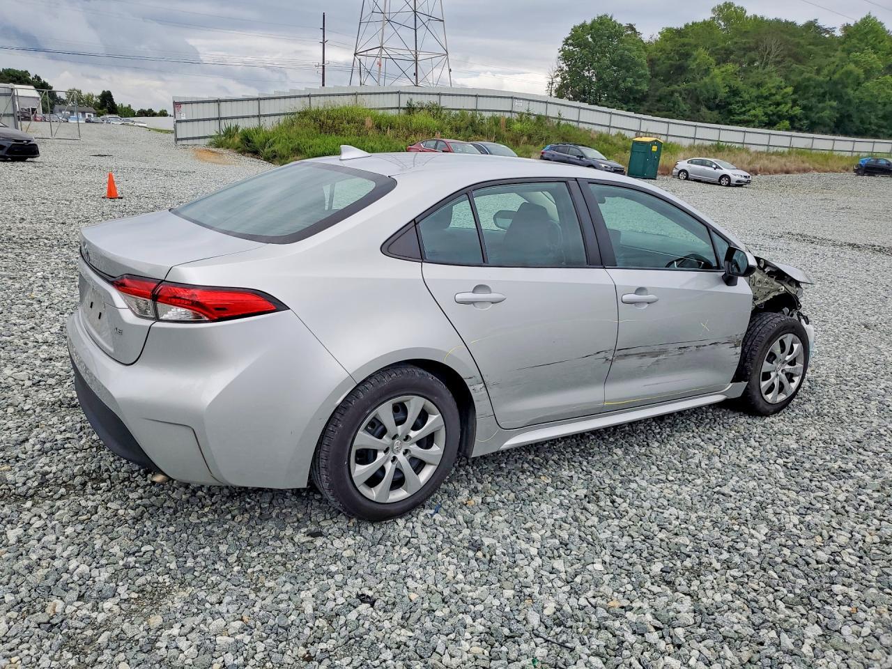 2023 Toyota Corolla Le - Image 3