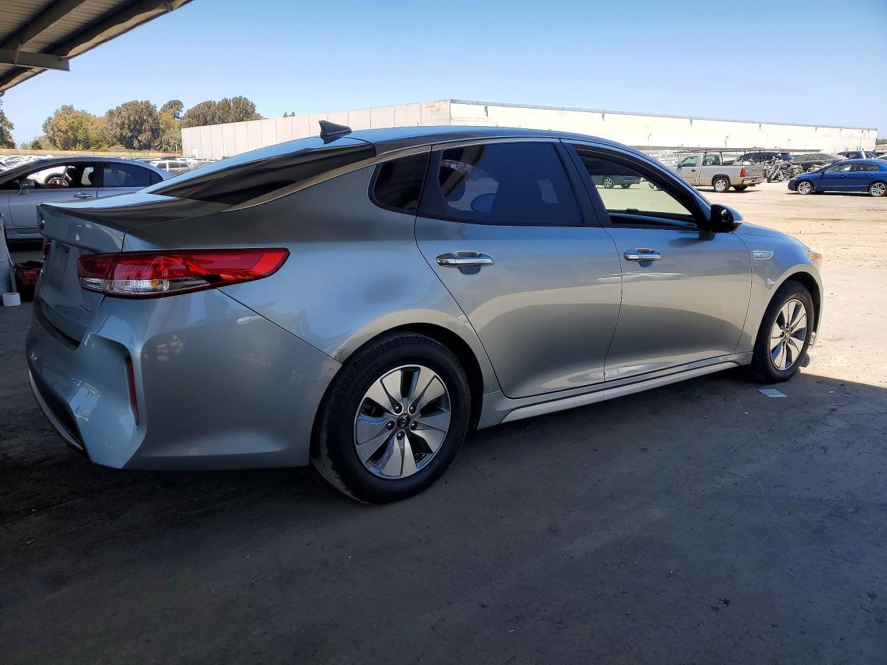 2018 Kia Optima Hybrid - Image 3