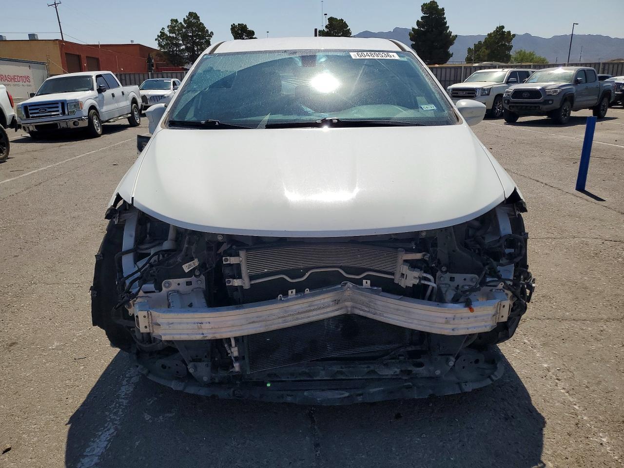 2020 Chrysler Pacifica Touring - Фото 5