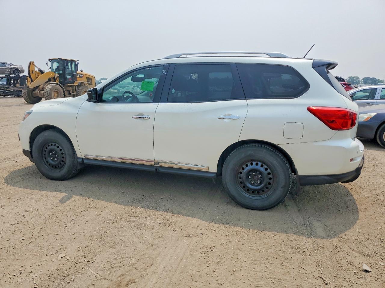 2017 Nissan Pathfinder S - Фото 2