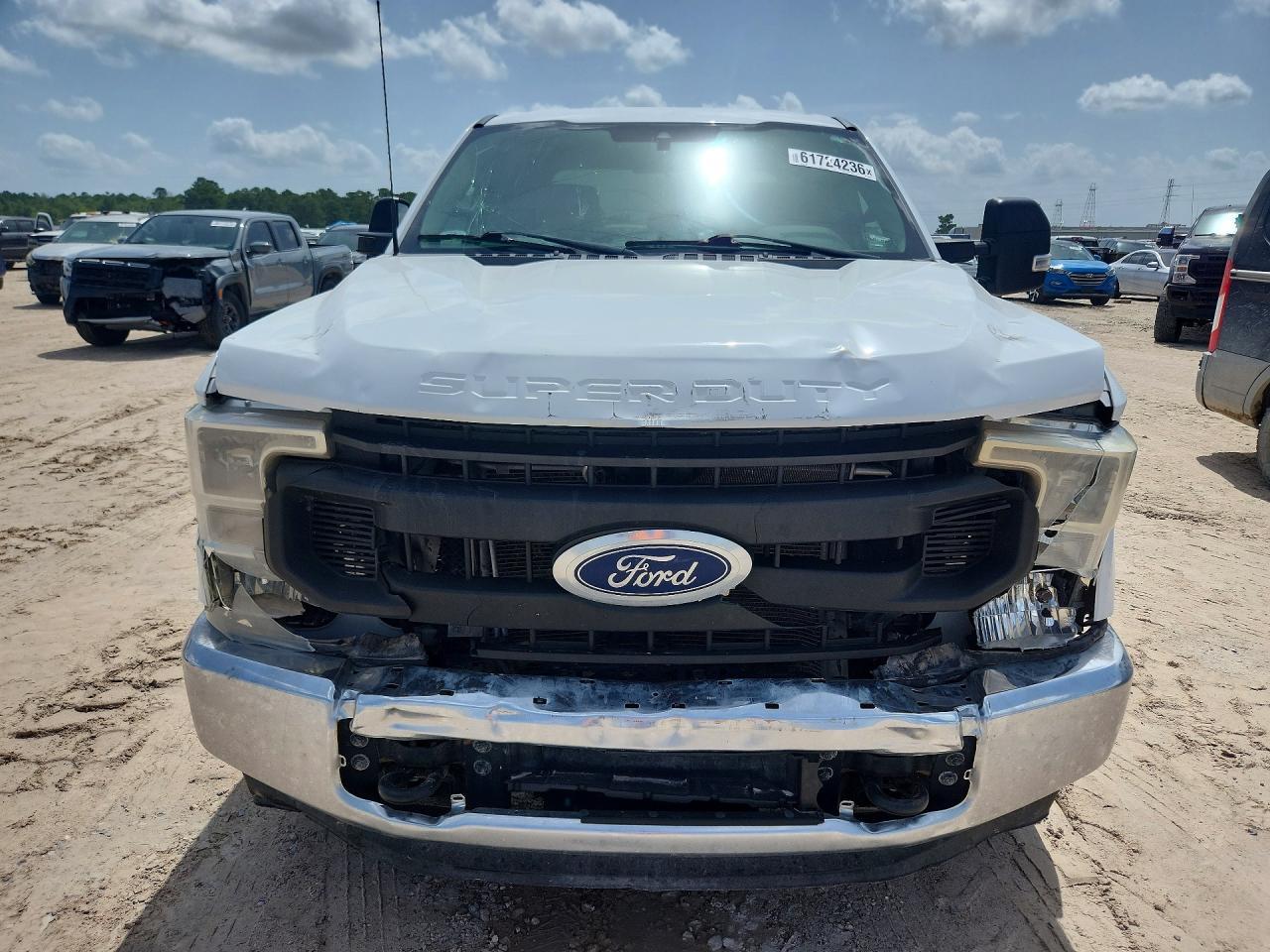 2022 Ford F250 Super Duty - Image 5