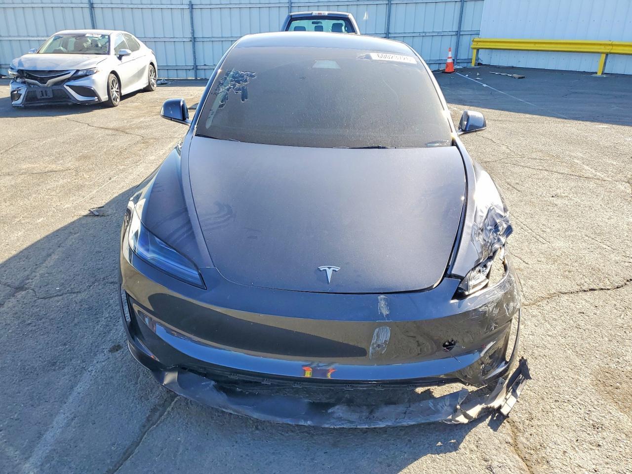 2024 Tesla Model 3 - Фото 5