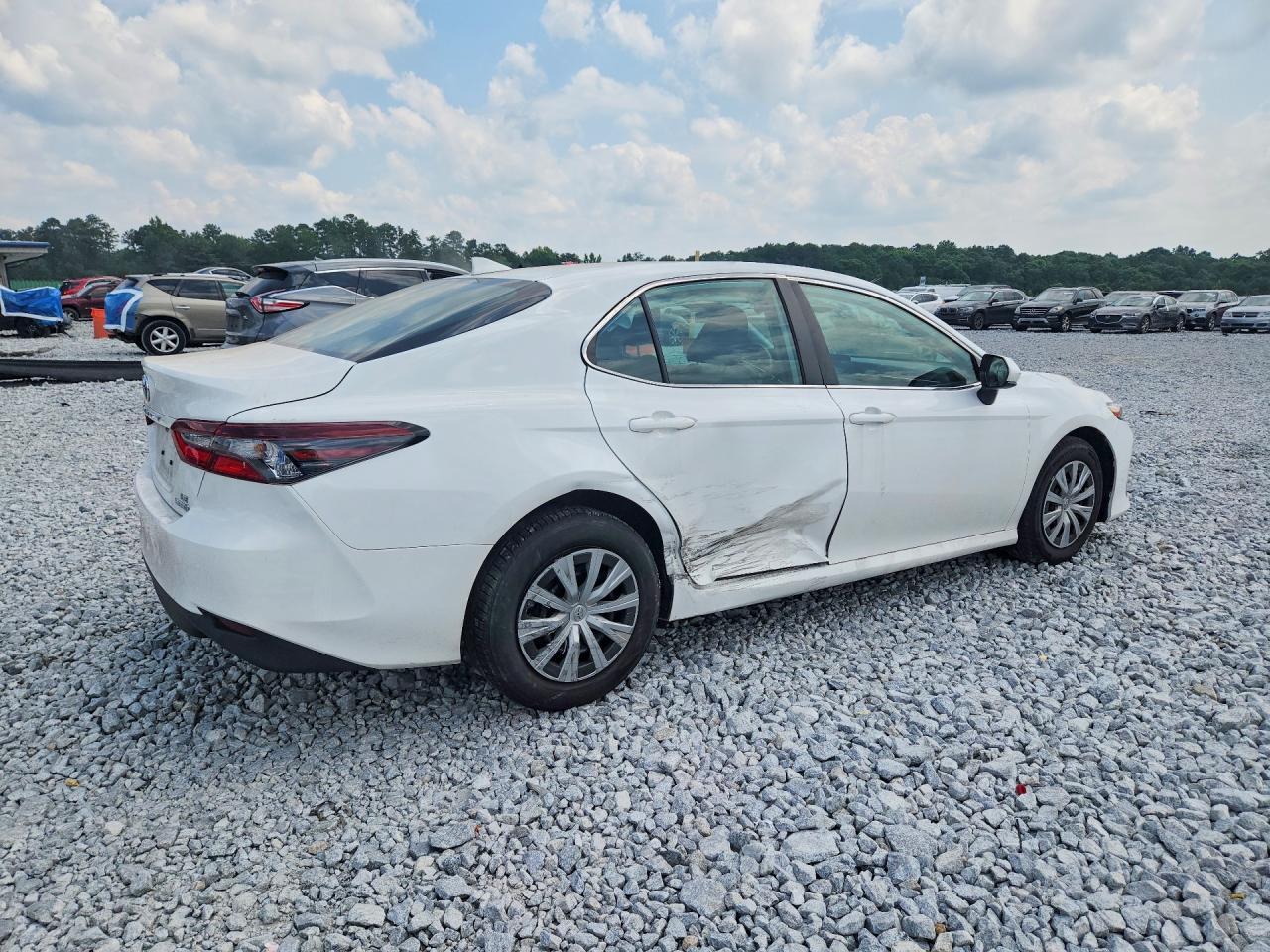 2023 Toyota Camry Le - Фото 3