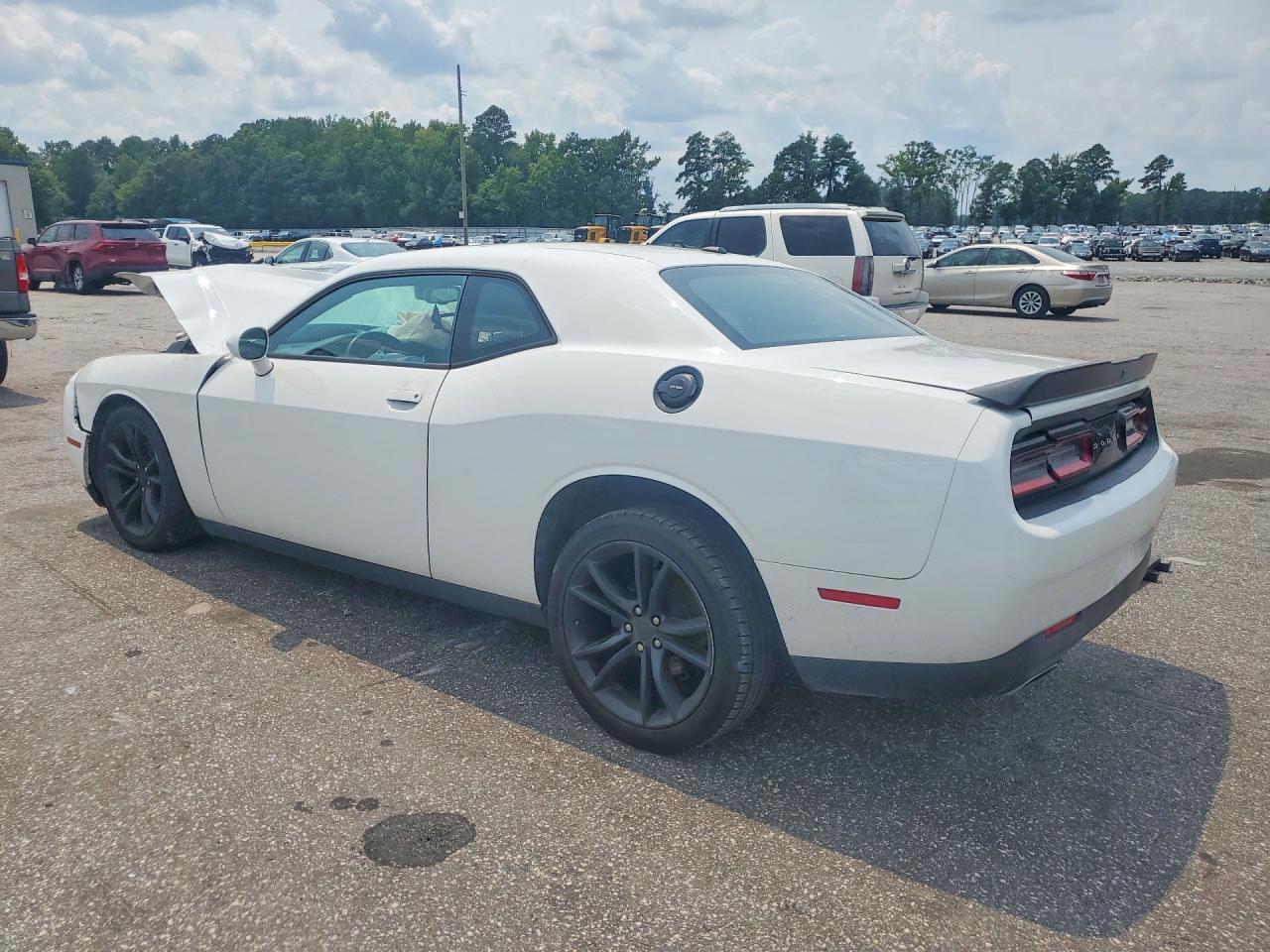 2016 Dodge Challenger Sxt - Image 2