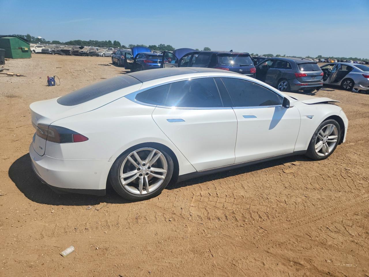 2015 Tesla Model S 70D - Image 3
