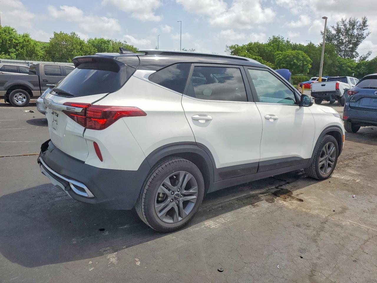 2023 Kia Seltos S - Фото 3