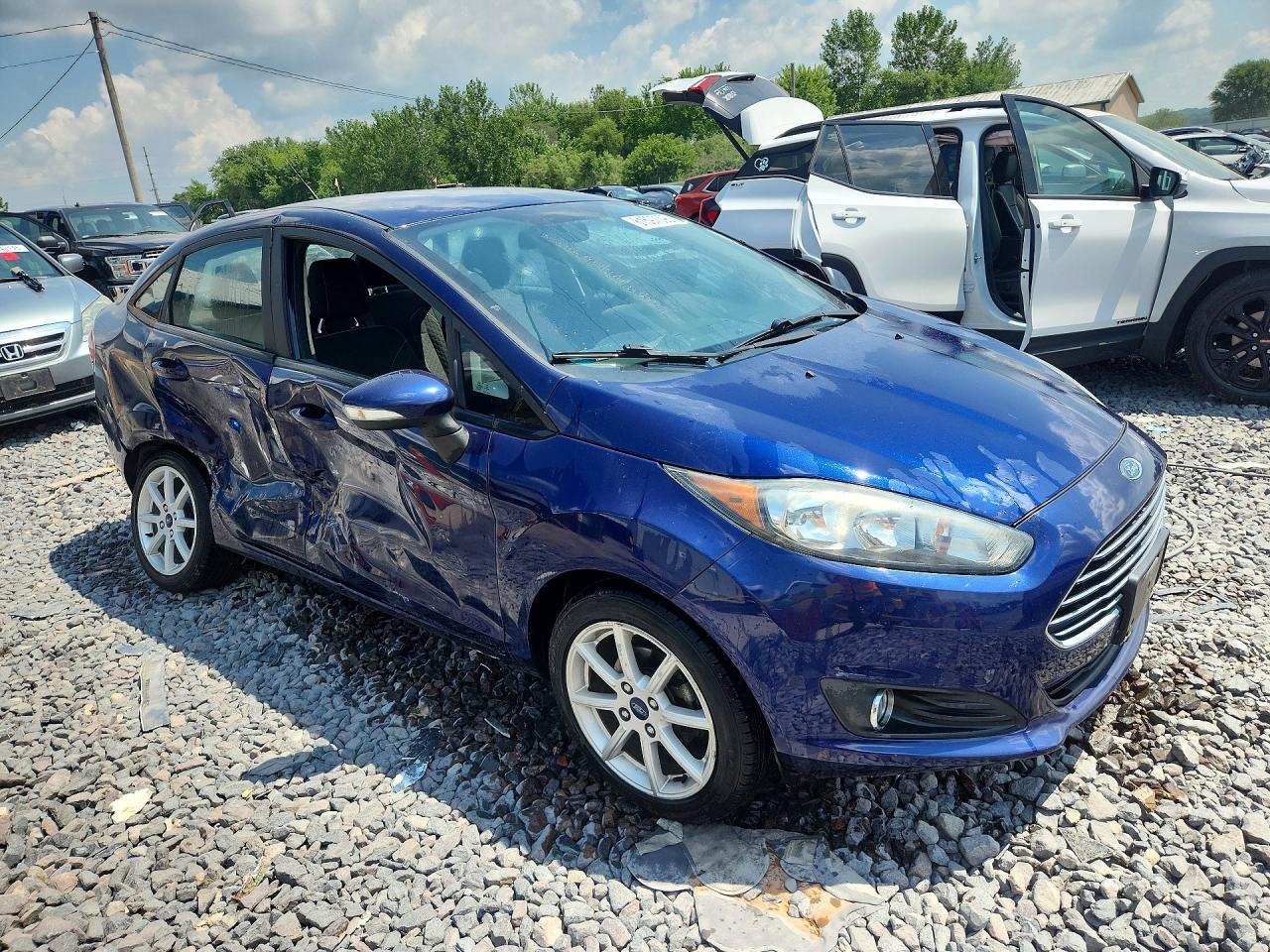 2016 Ford Fiesta Se - Фото 4