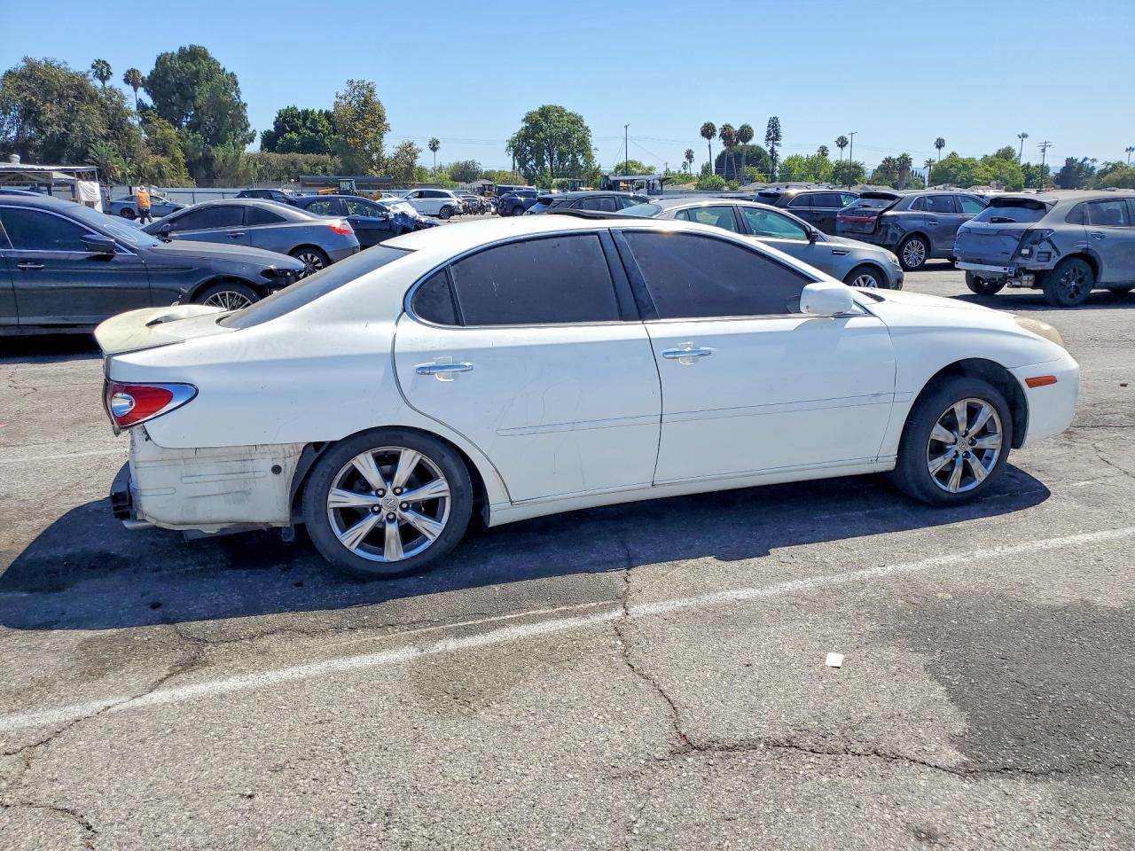 2004 Lexus Es 330 - Image 3