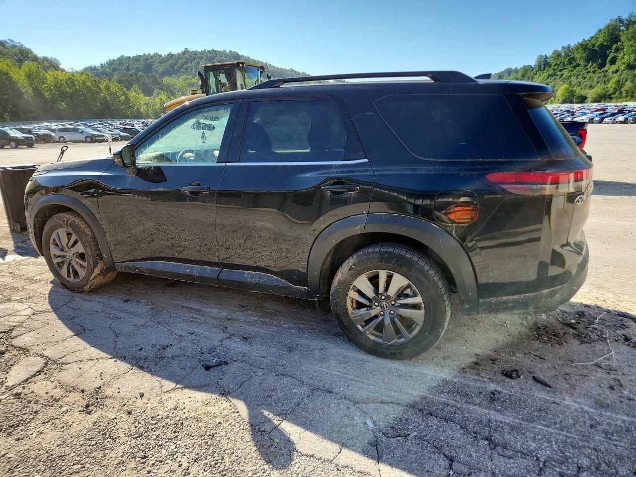 2025 Nissan Pathfinder Sv - Фото 2