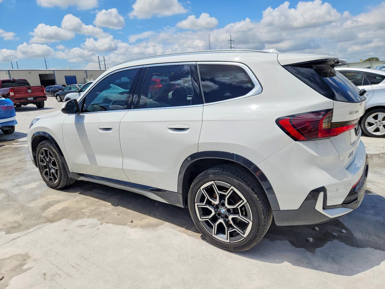 2025 BMW X1 xDrive28I - Фото 2
