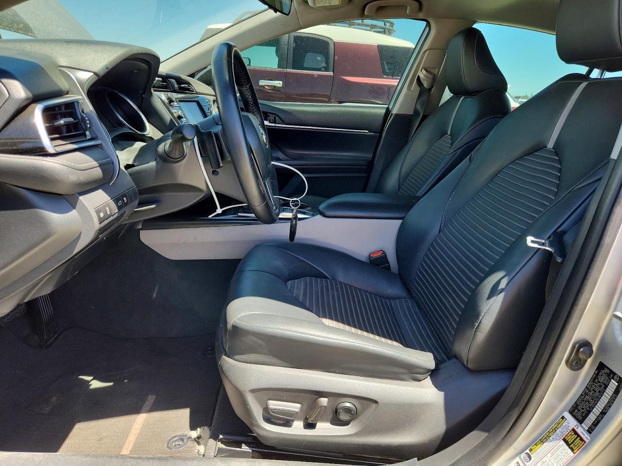 2020 Toyota Camry Se - Фото 7