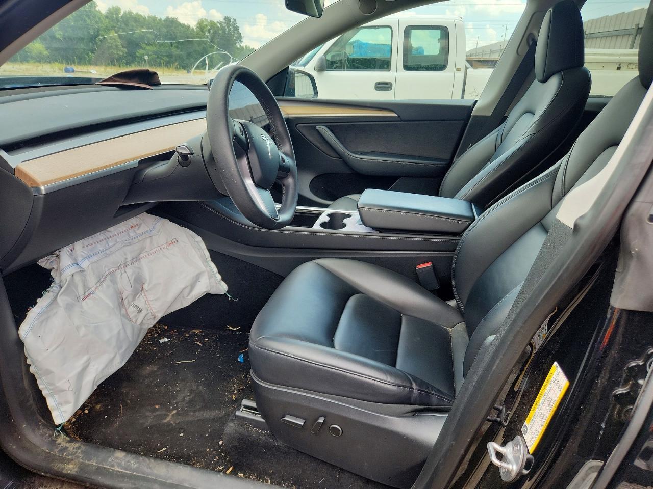 2023 Tesla Model Y - Image 7