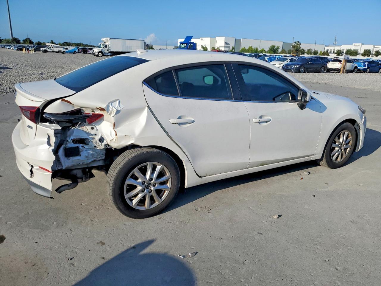 2016 Mazda 3 Touring - Фото 3