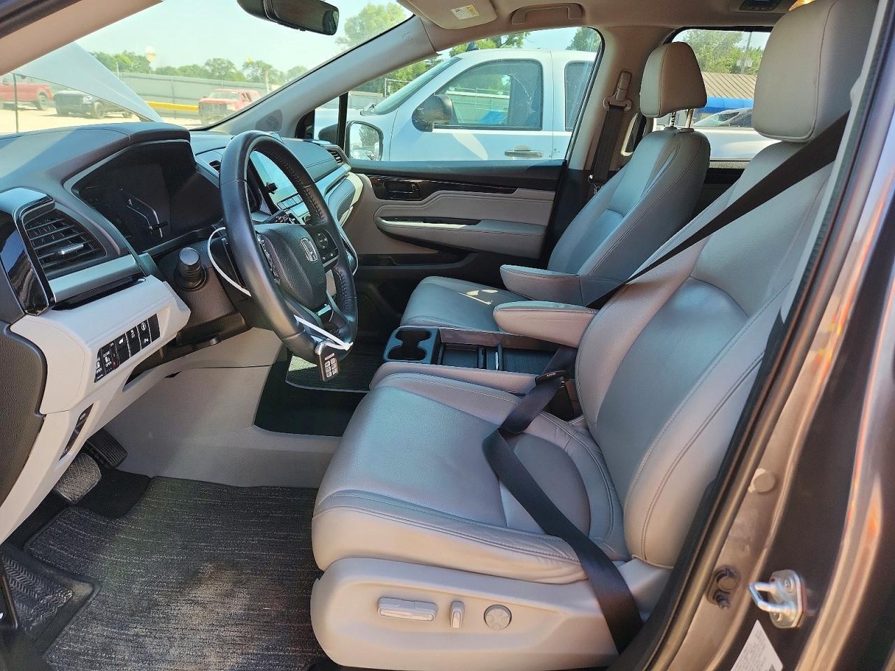 2022 Honda Odyssey Touring - Фото 7