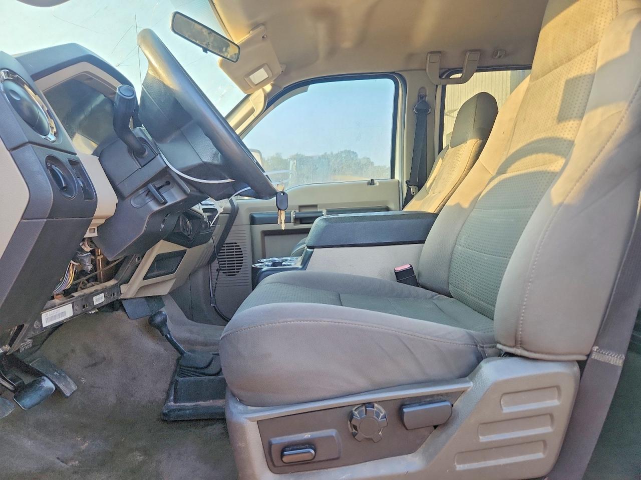 2009 Ford F250 Super Duty - Image 7