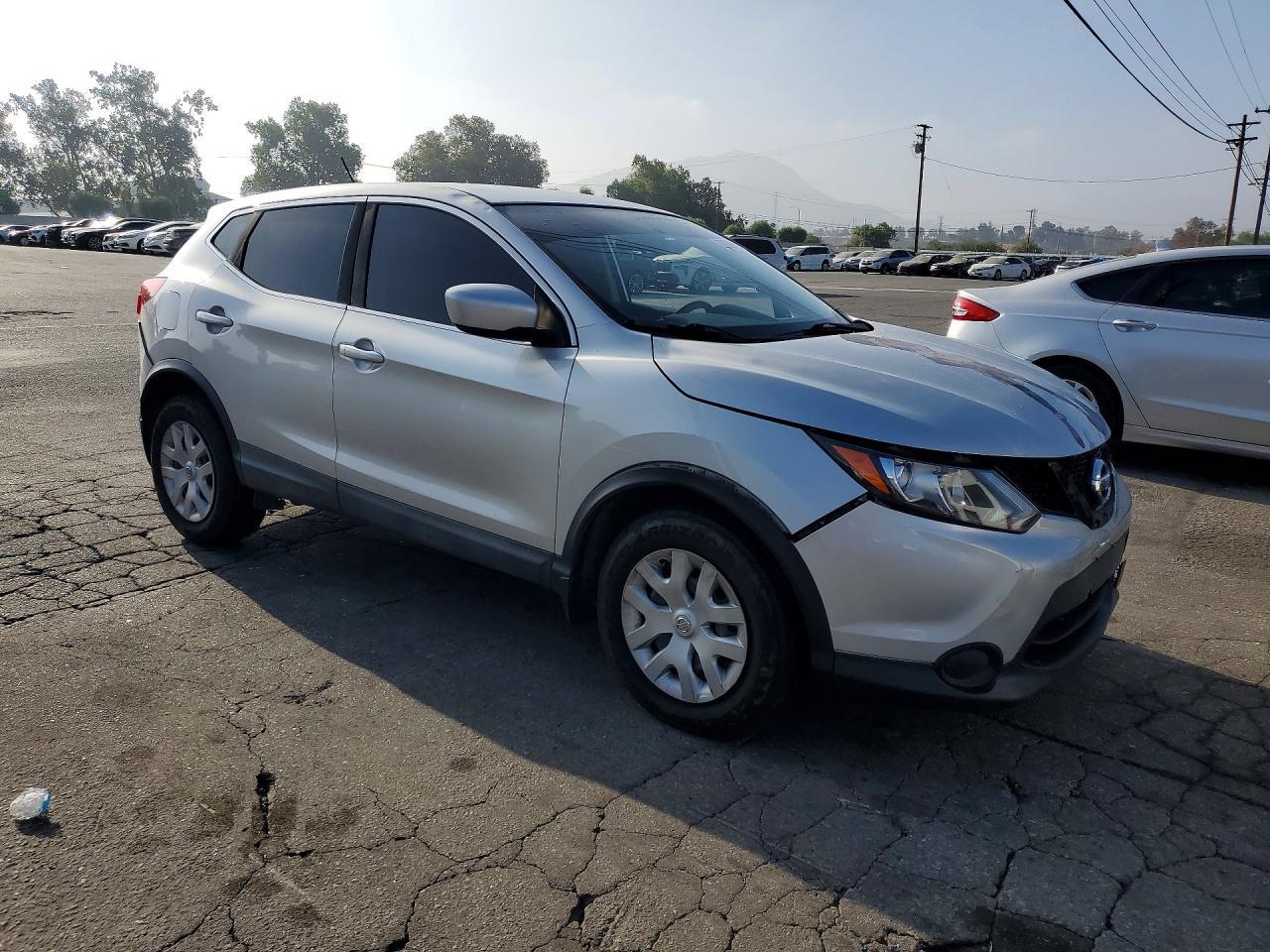 2018 Nissan Rogue Sport S - Image 4