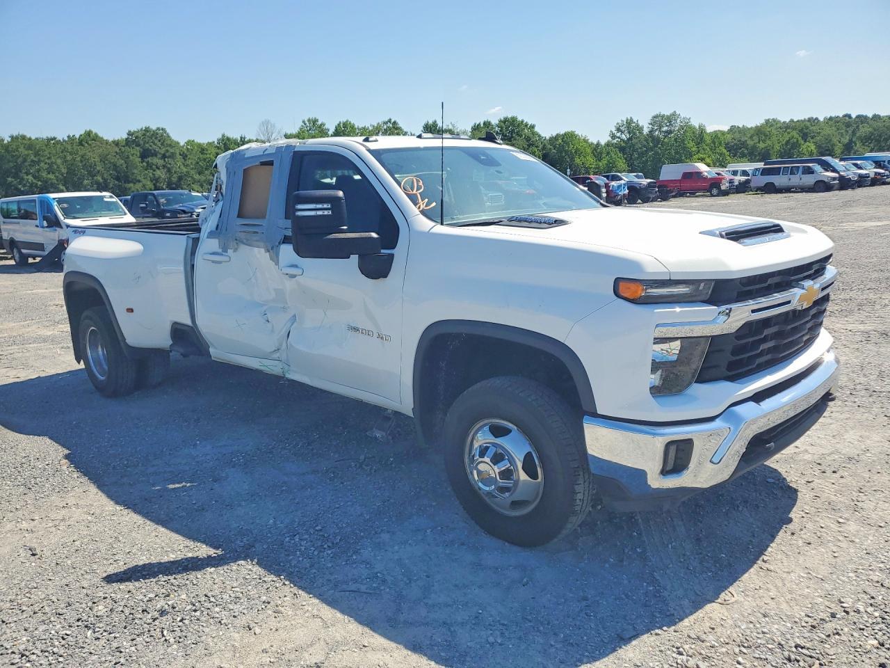 2024 Chevrolet Silverado K3500 Lt - Image 4