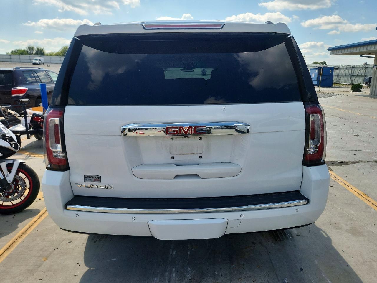 2016 GMC Yukon Denali - Image 6