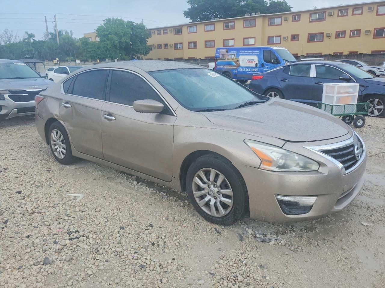 2015 Nissan Altima 2.5 S - Фото 4
