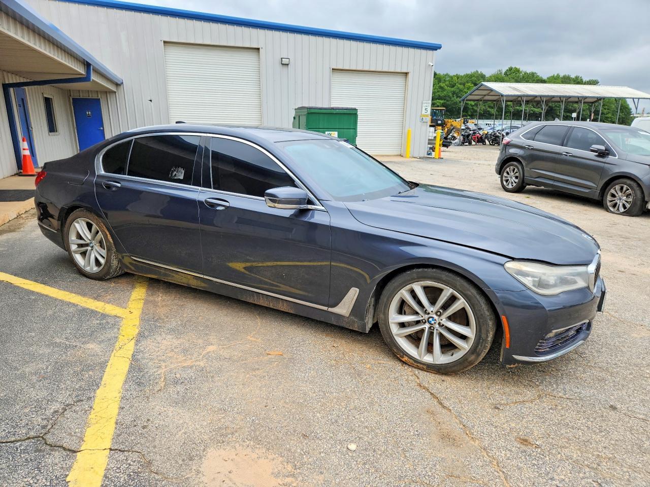 2016 BMW 750 I - Фото 4