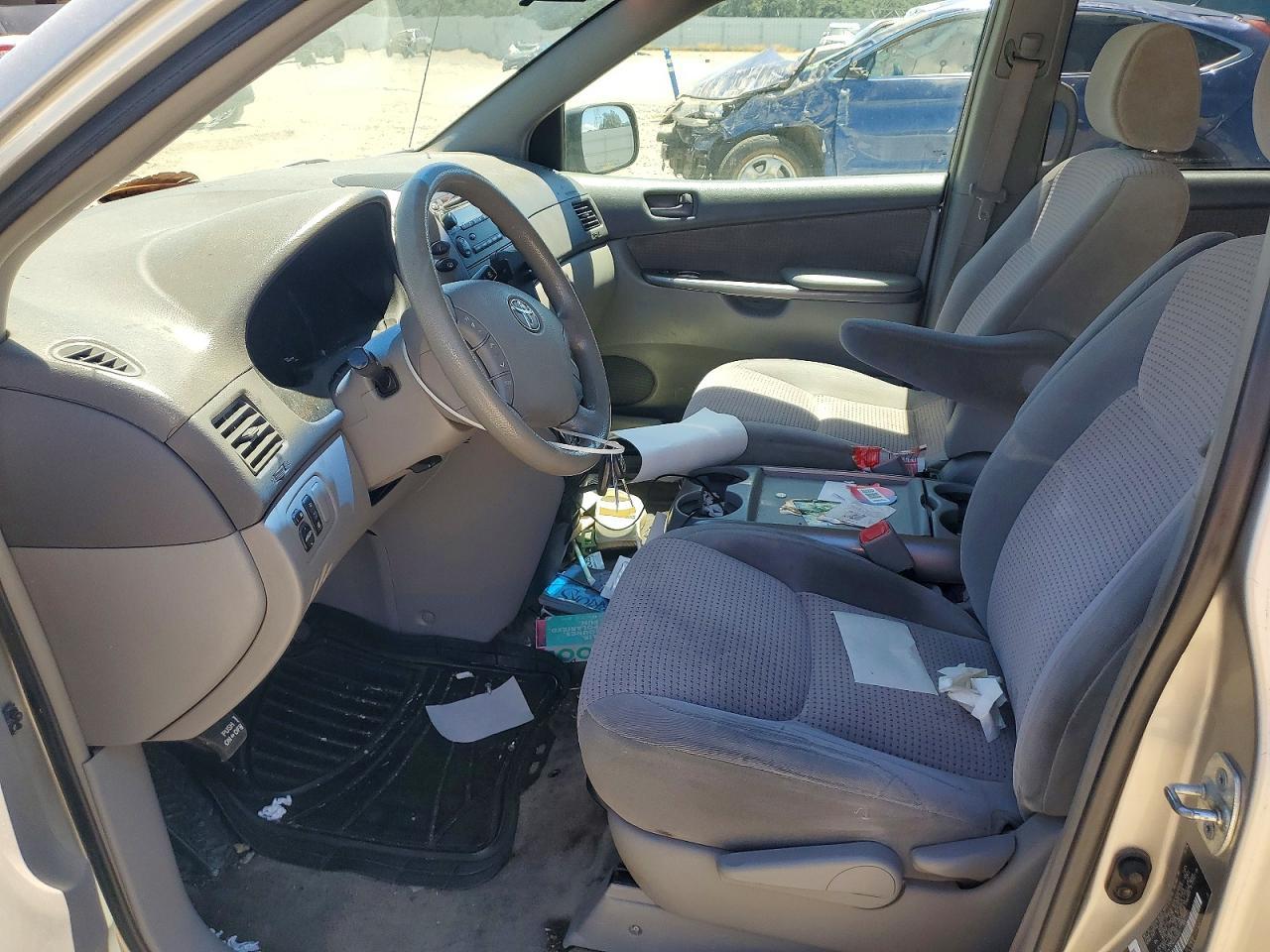 2006 Toyota Sienna Le 7 Passenger - Фото 7