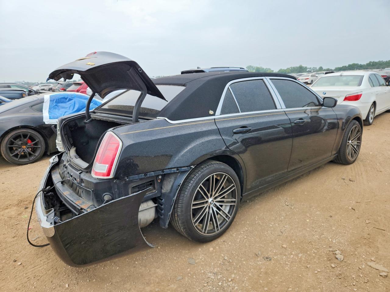 2014 Chrysler 300 - Image 3