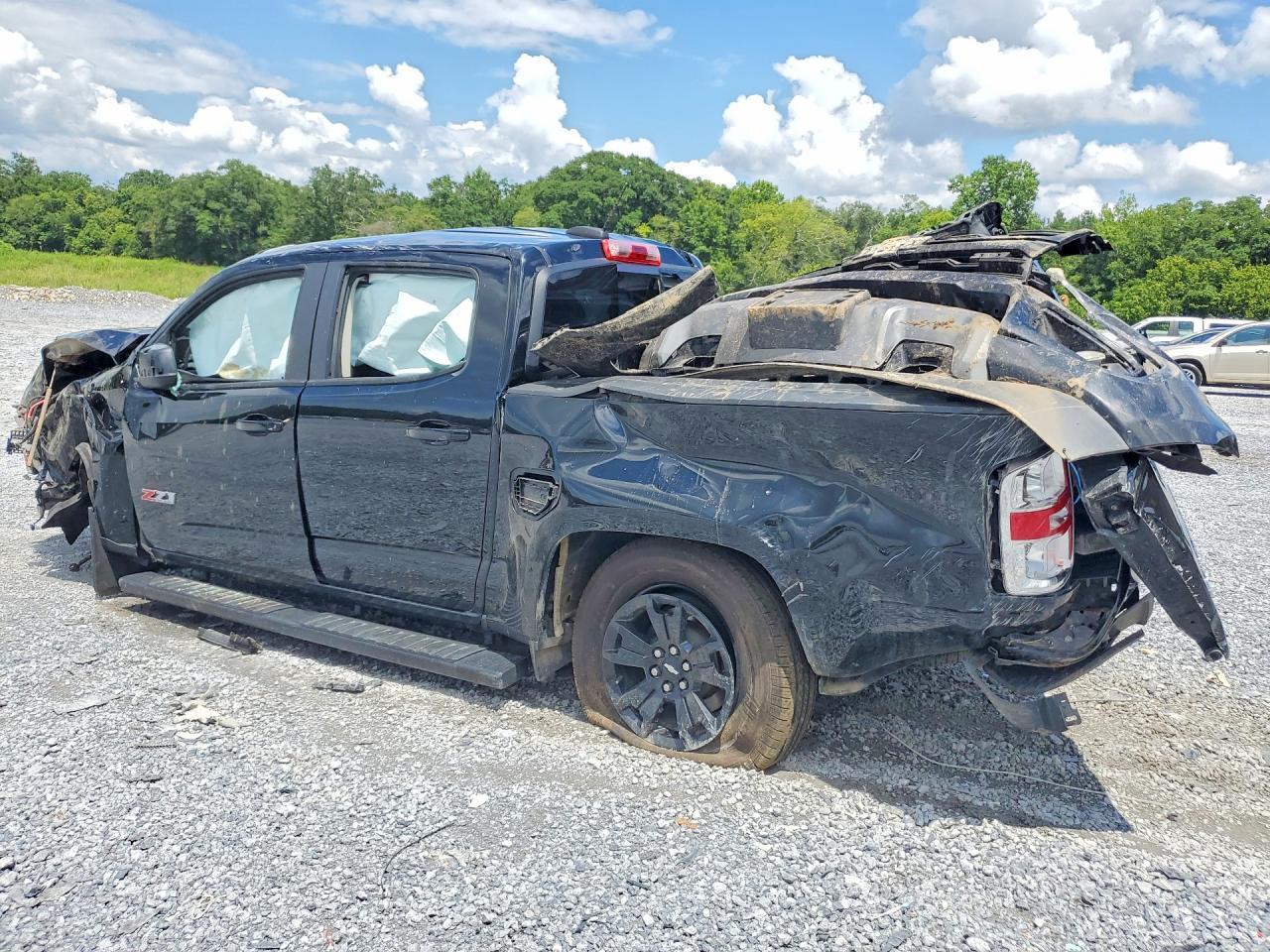 2022 Chevrolet Colorado Z71 - Фото 2