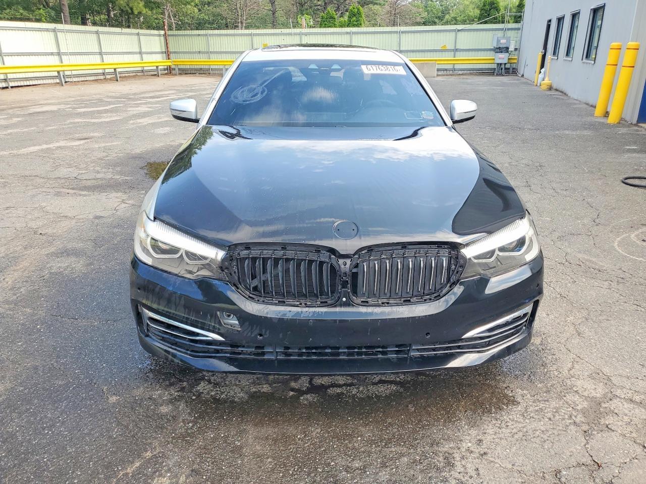 2020 BMW 530 Xi - Image 5