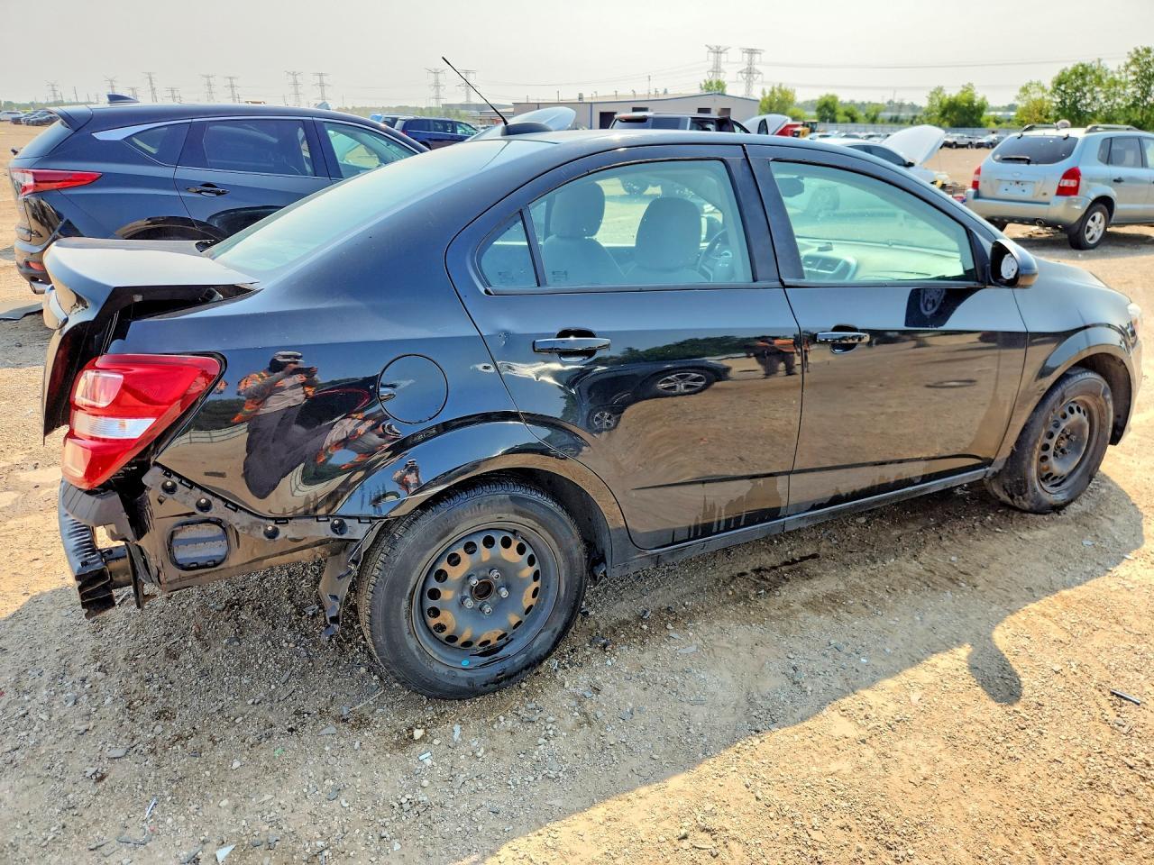 2017 Chevrolet Sonic Ls - Фото 3