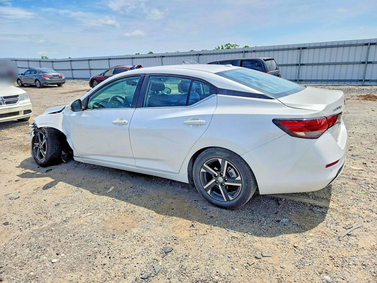 2025 Nissan Sentra Sv - Фото 2