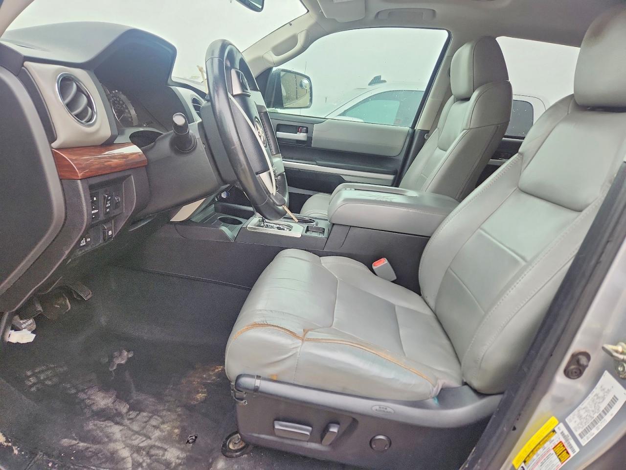2014 Toyota Tundra Crewmax Limited - Image 7