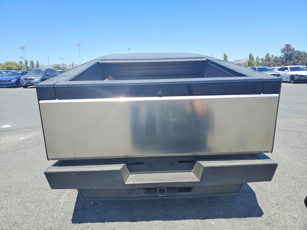 2024 Tesla Cybertruck - Image 6