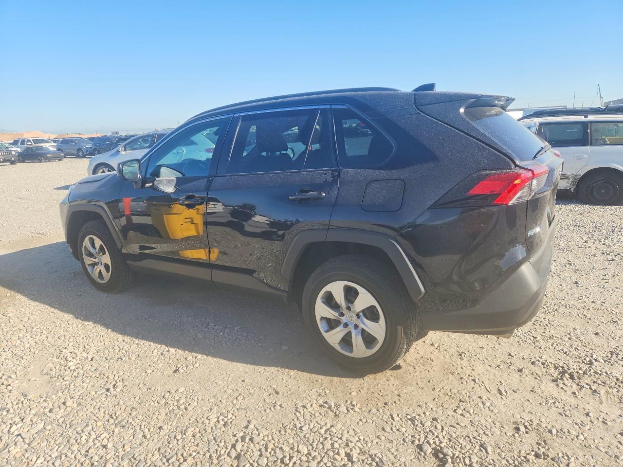 2020 Toyota Rav4 Le - Фото 2
