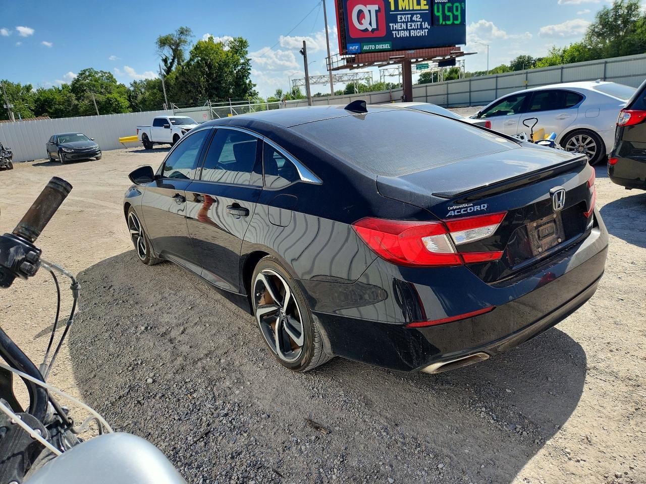 2019 Honda Accord Sport - Фото 2