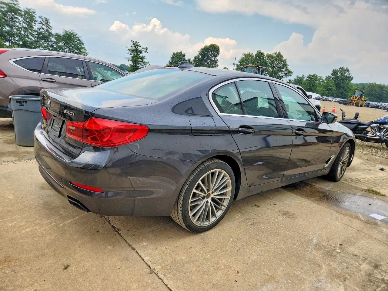 2020 BMW 540 Xi - Image 3