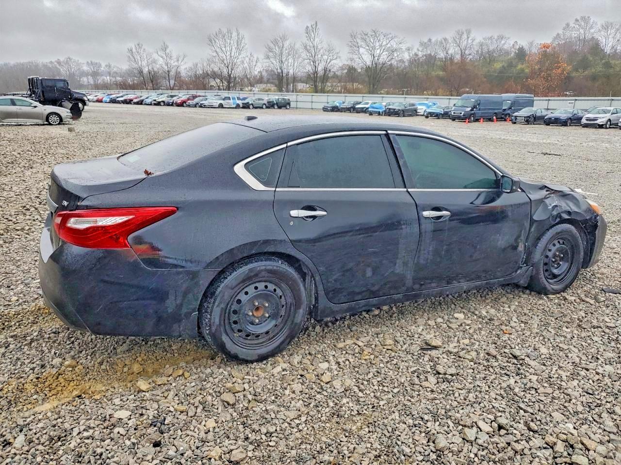 2016 Nissan Altima 2.5 - Image 3