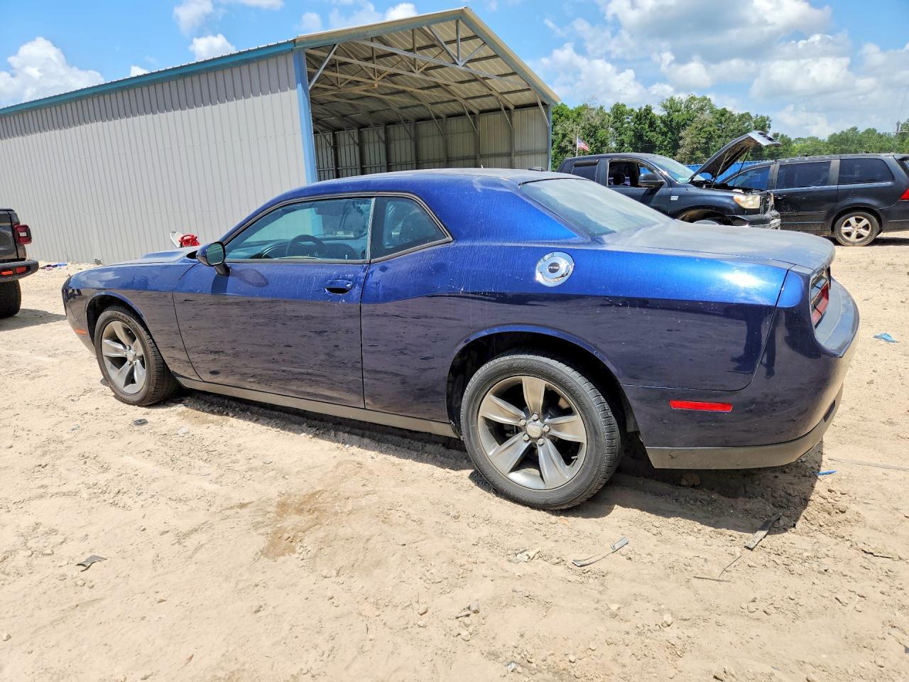 2015 Dodge Challenger Sxt - Image 2