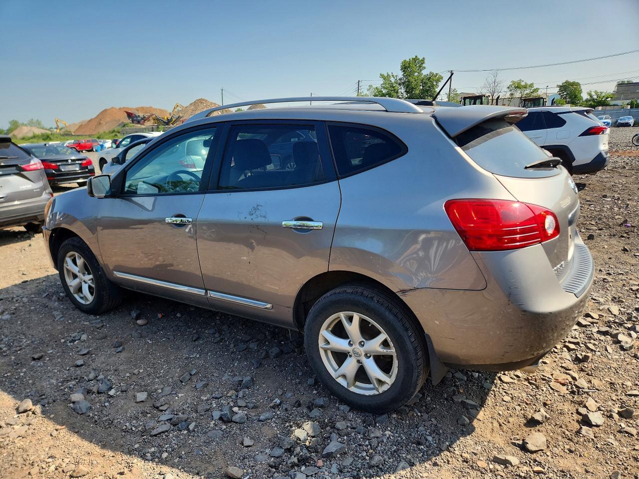 2011 Nissan Rogue S - Фото 2