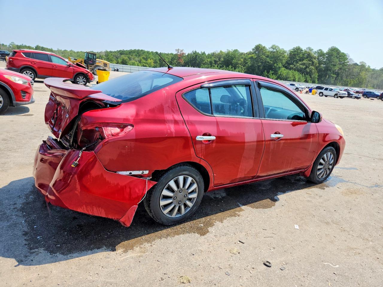 2014 Nissan Versa 1.6 S - Image 3
