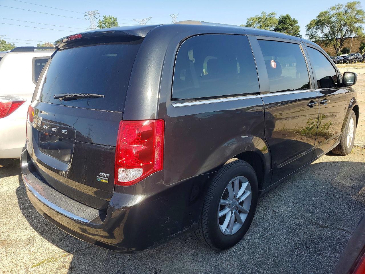 2019 Dodge Grand Caravan Sxt - Image 3