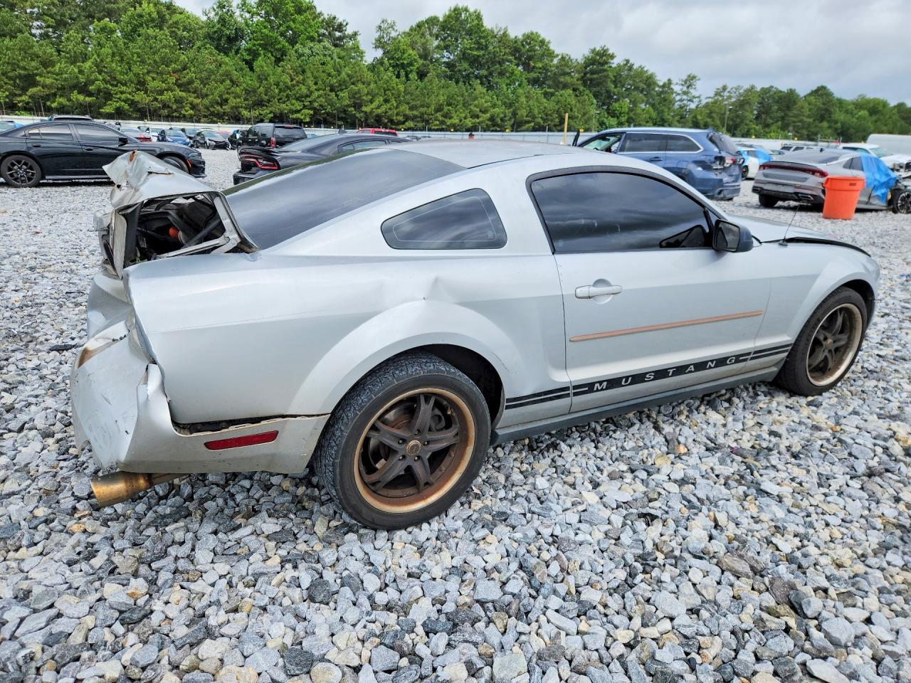 2005 Ford Mustang - Фото 3