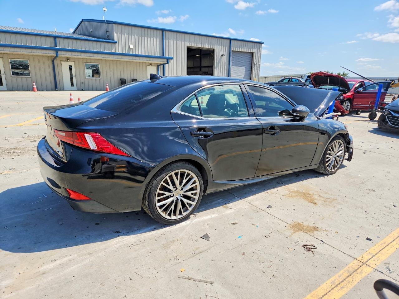 2016 Lexus Is 300 - Фото 3