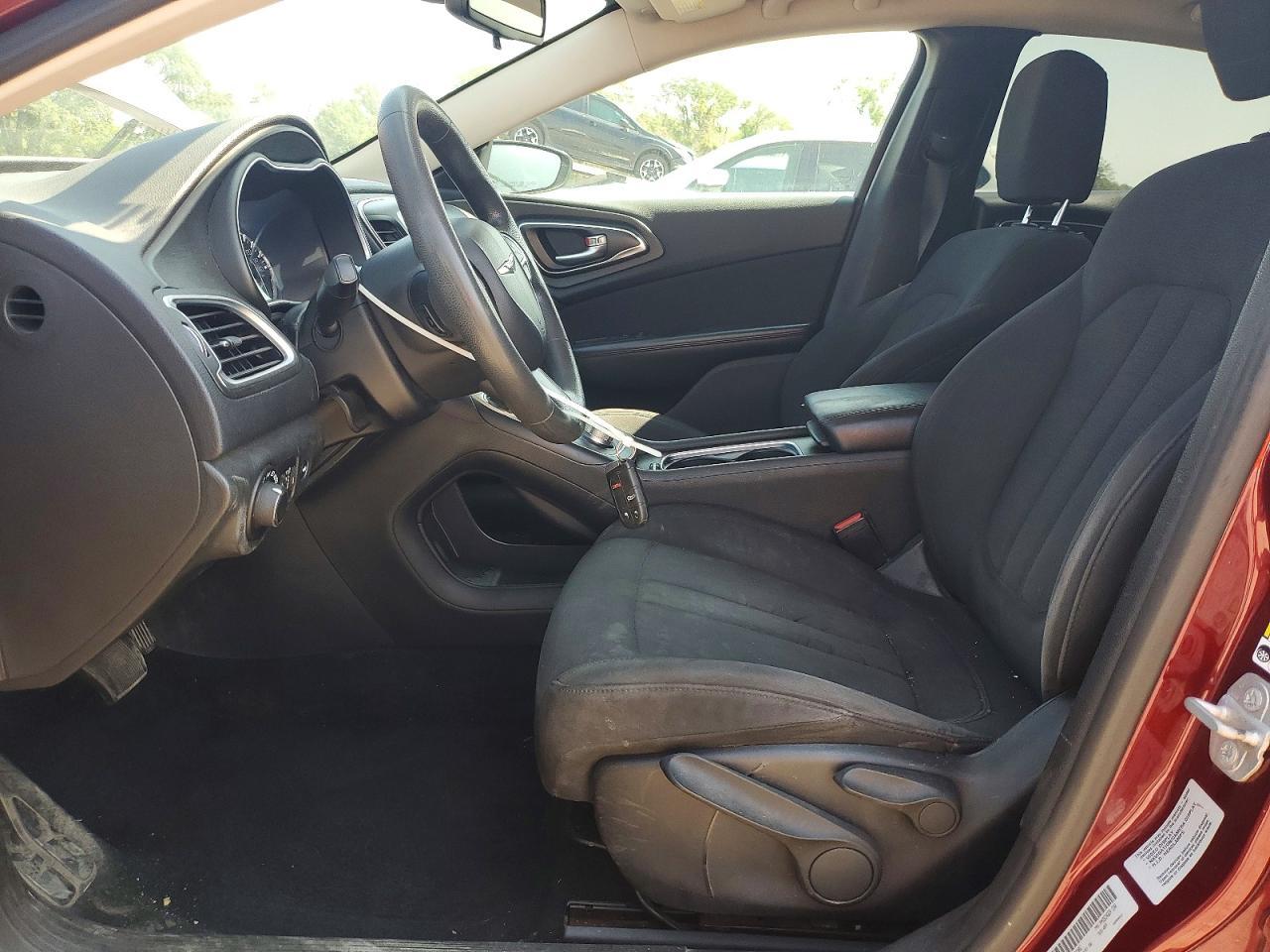 2015 Chrysler 200 Limited - Фото 7