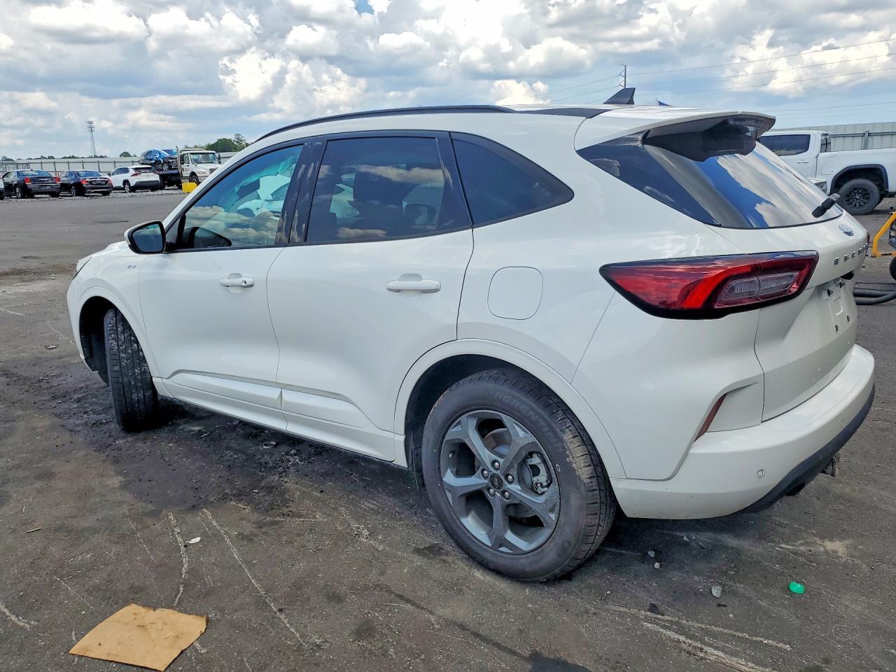 2023 Ford Escape St Line Select - Фото 2