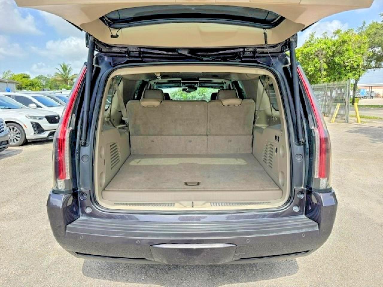 2015 Cadillac Escalade Esv Luxury - Image 6