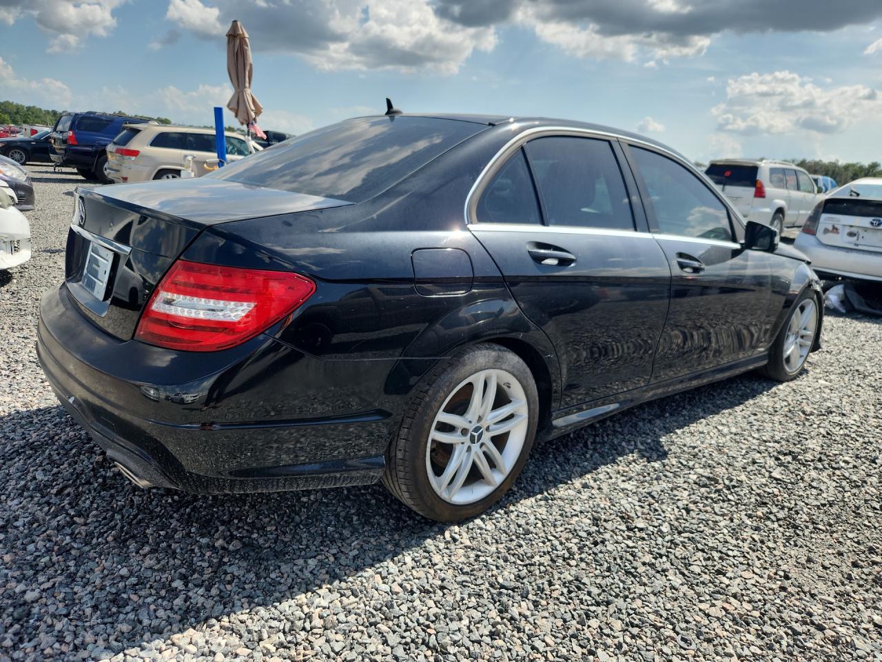 2012 Mercedes-Benz C 300 4Matic - Фото 3
