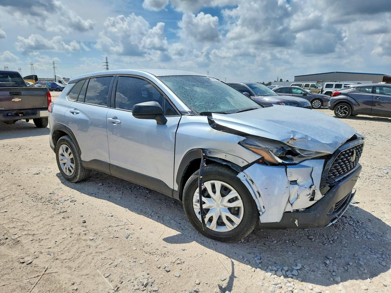 2023 Toyota Corolla Cross L - Image 4