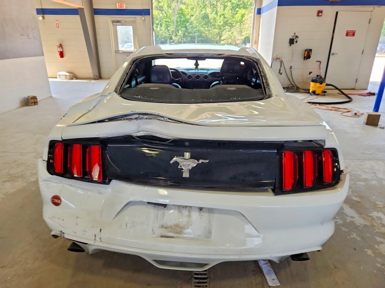 2015 Ford Mustang - Фото 6