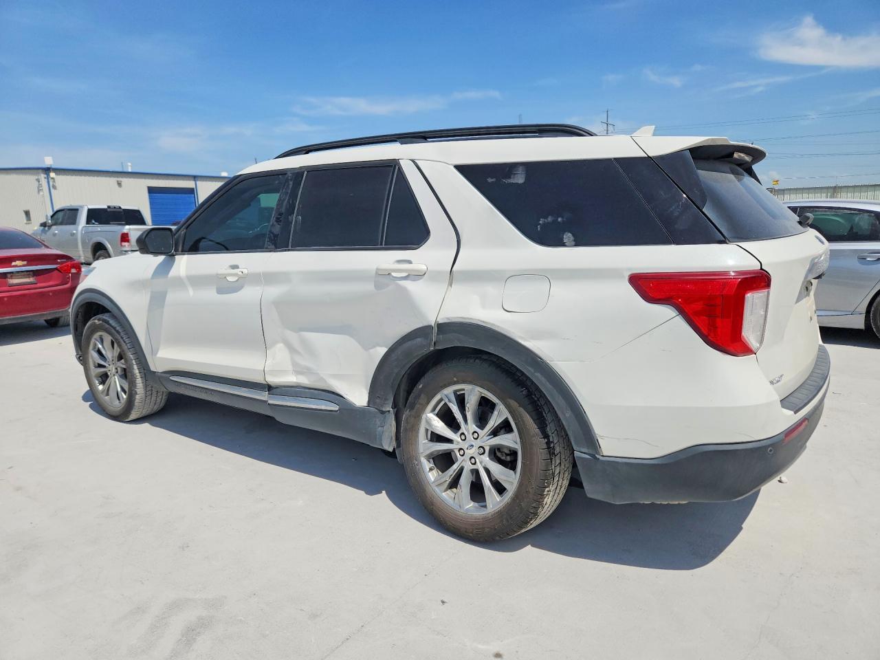 2020 Ford Explorer Xlt - Фото 2