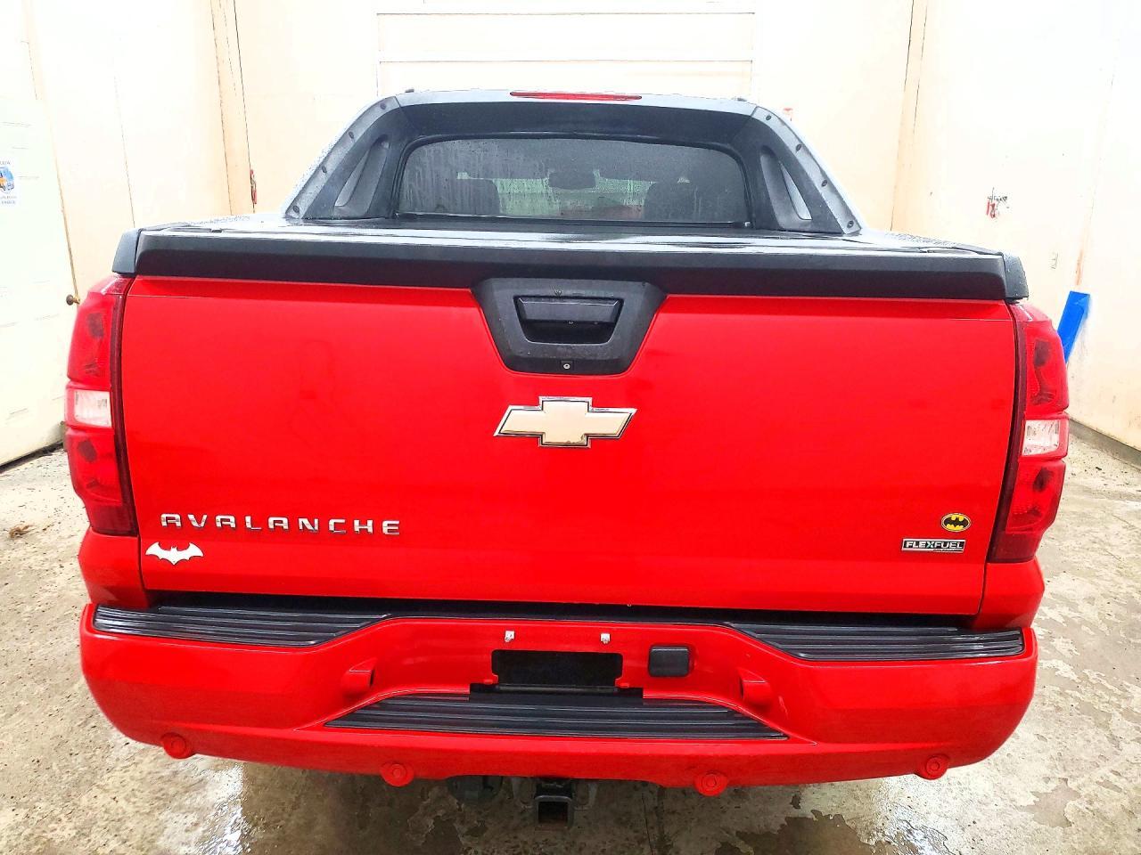 2011 Chevrolet Avalanche Lt - Image 6